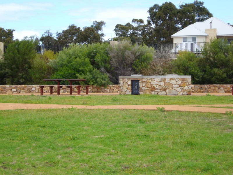 16 Hennessey Loop, Dunsborough WA 6281