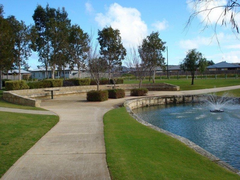 8 Cherry Hills Circle, Dunsborough WA 6281