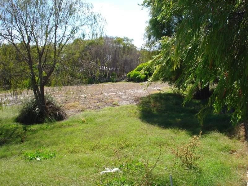 3 Cambridge Boulevard, Abbey WA 6280