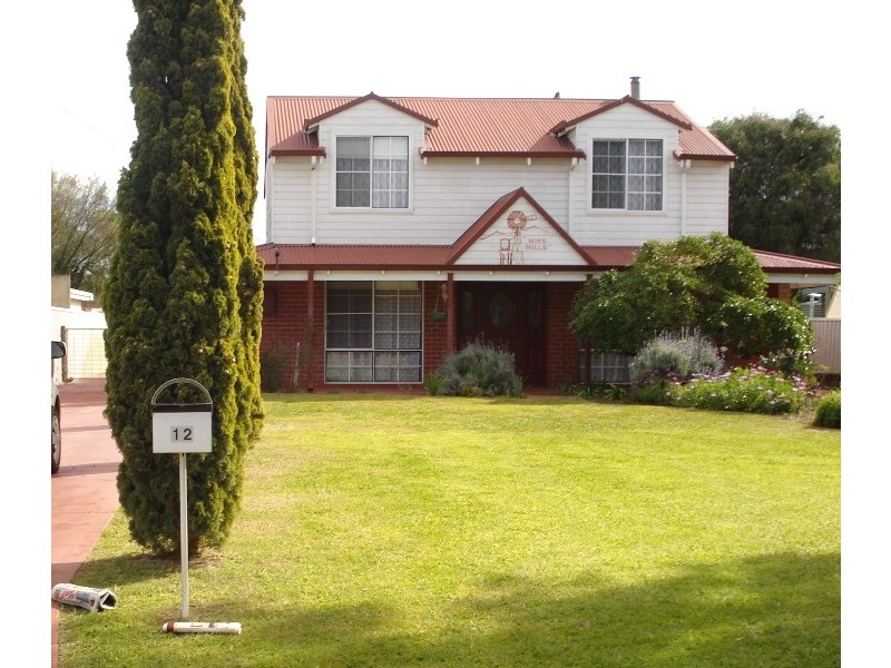 12 Jolliffe Street, Busselton WA 6280