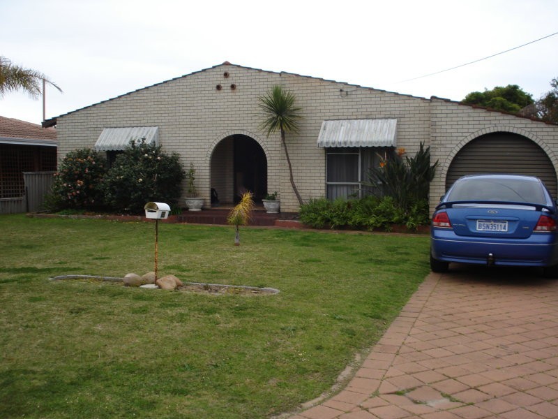 75 Fairbairn Road, Busselton WA 6280