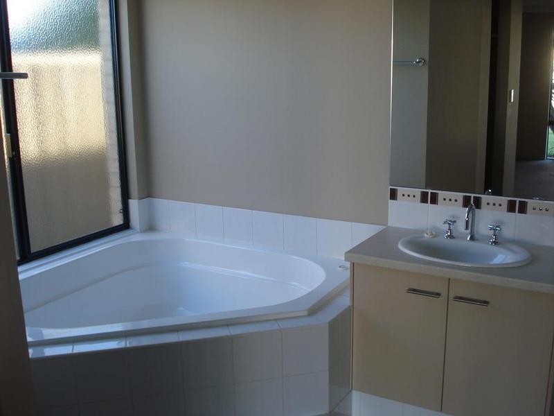 15 Sherwood Crescent, Busselton WA 6280