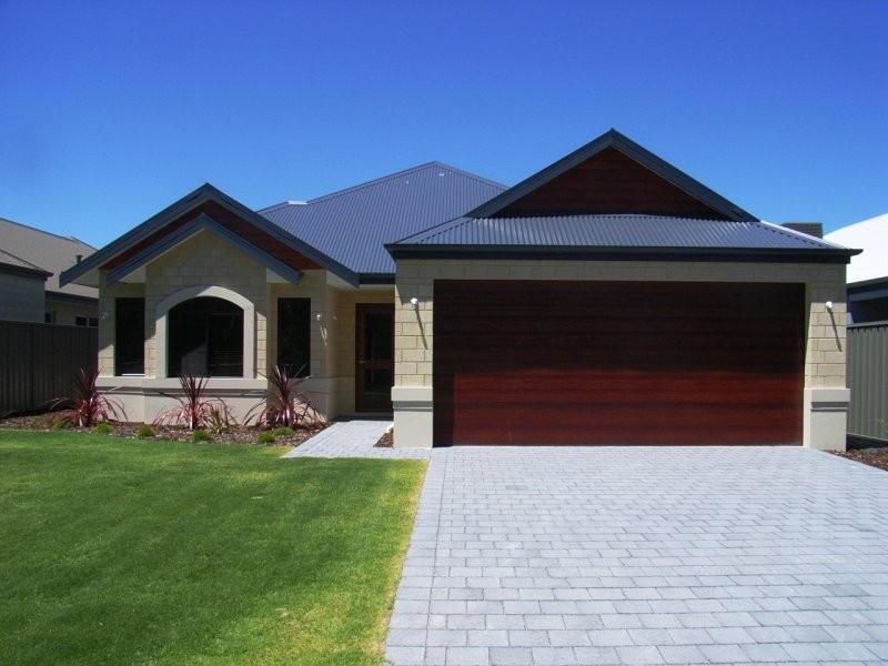 11 Latrobe Place, Busselton WA 6280