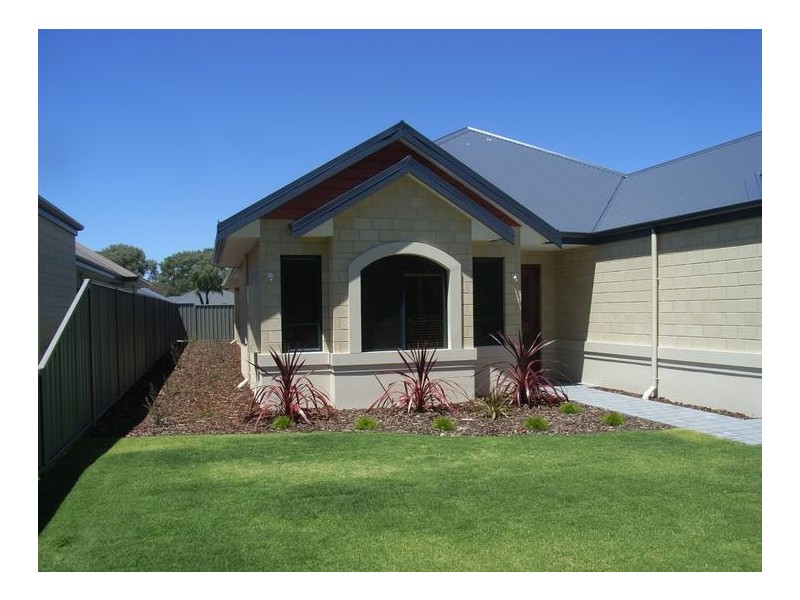 11 Latrobe Place, Busselton WA 6280