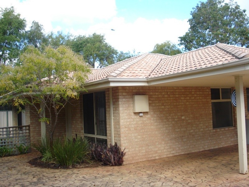 2/1 Lancaster Drive, West Busselton WA 6280