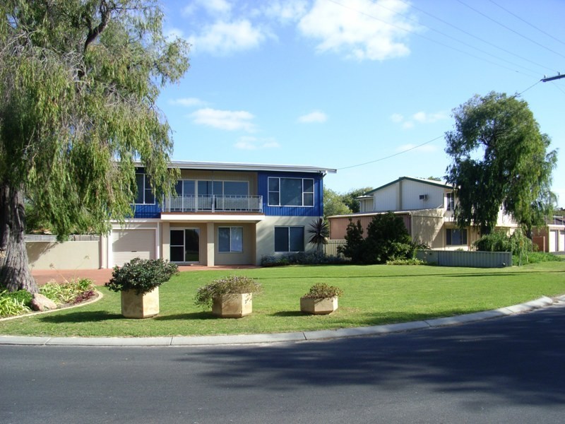 10 Dolphin Road, Busselton WA 6280