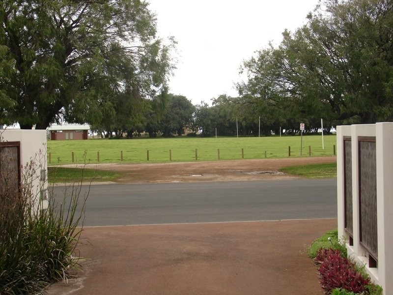 2/48C Dorset Street, Busselton WA 6280