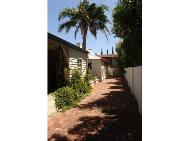 4 Pries Avenue, Busselton WA 6280