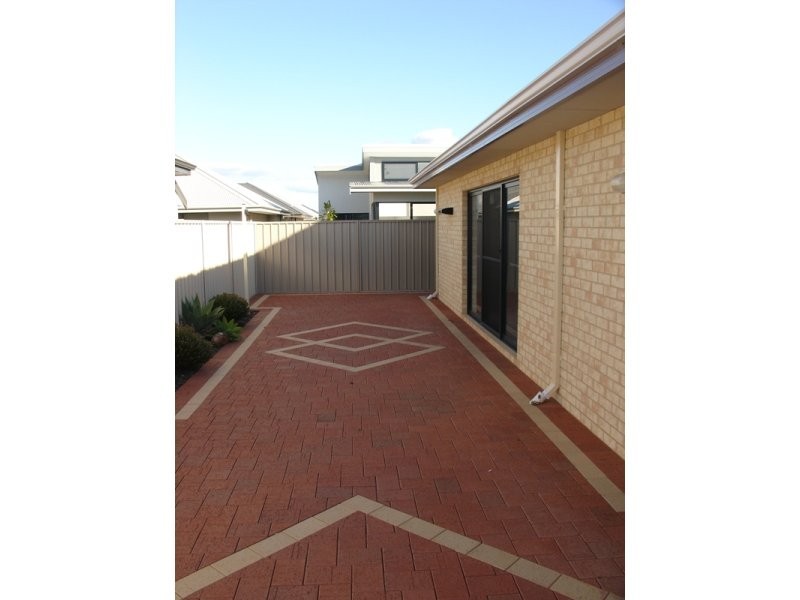 20 Mainsail Street, Busselton WA 6280