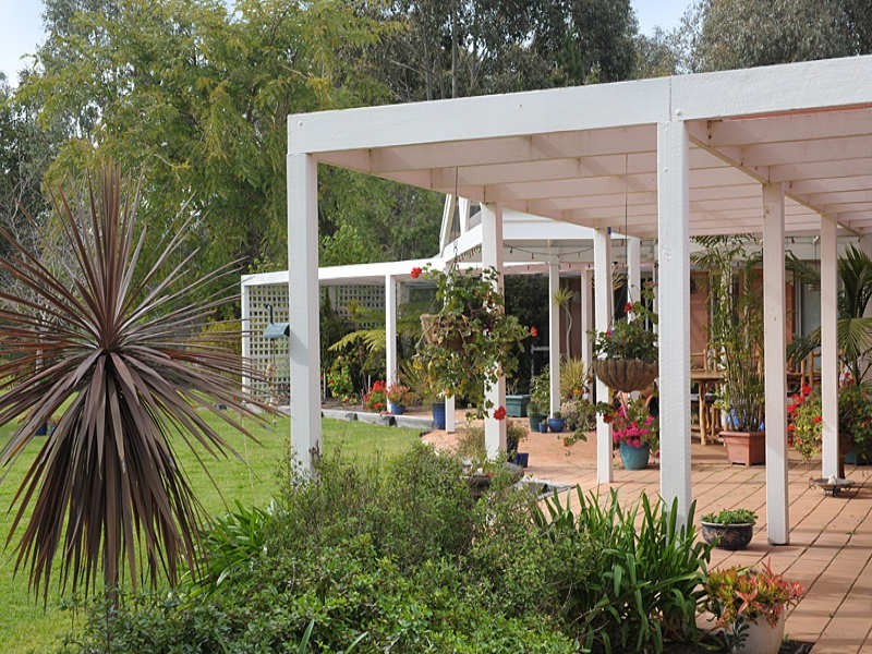 30 Estuary Waters Drive, Busselton WA 6280