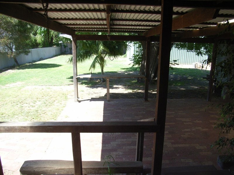 4 Peake Street, Busselton WA 6280