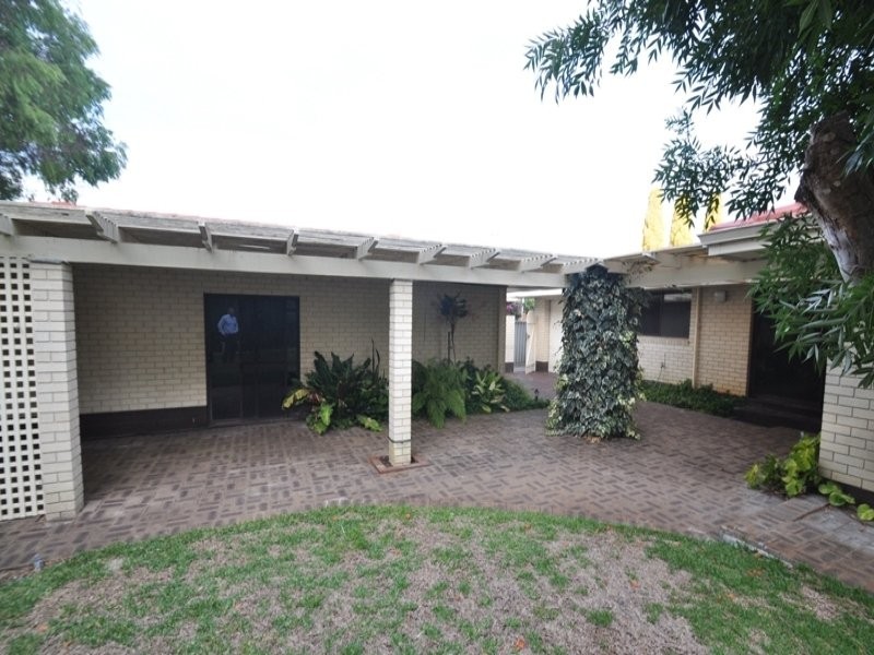 8 Chloe Street, Busselton WA 6280