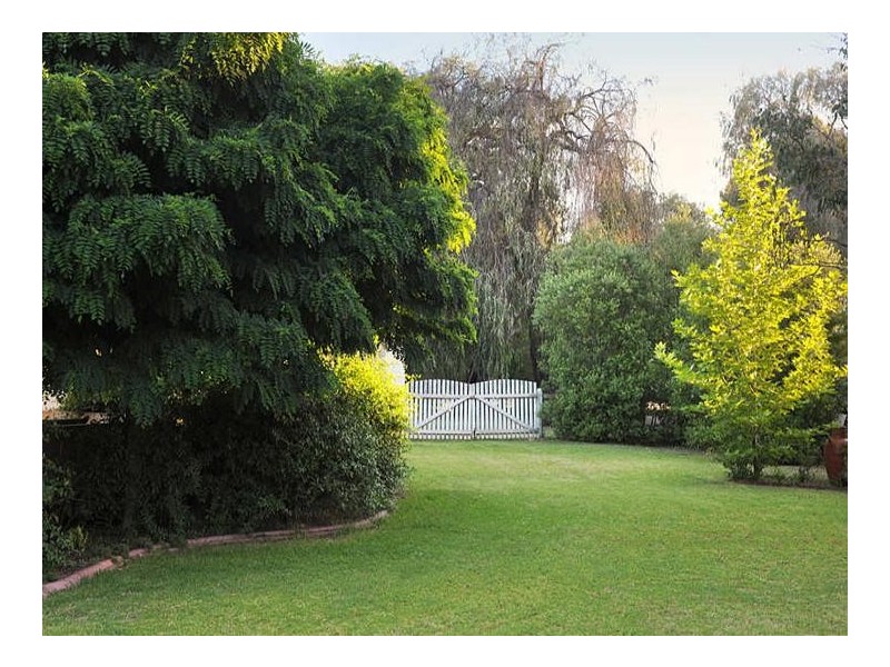 15 Klaehn Crescent, Busselton WA 6280