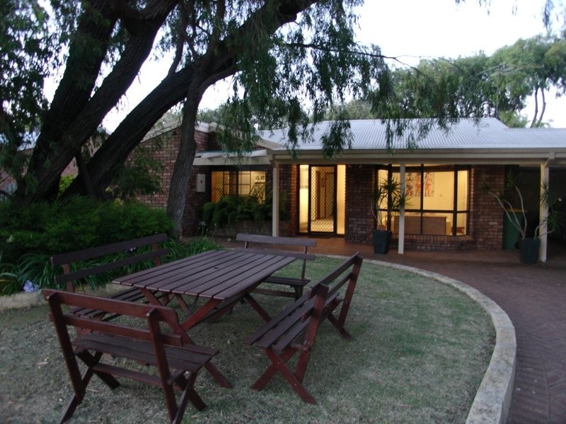 25 Averil Street, Abbey WA 6280
