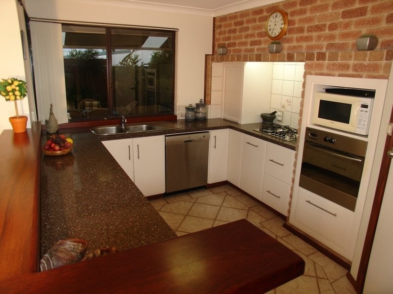 25 Averil Street, Abbey WA 6280