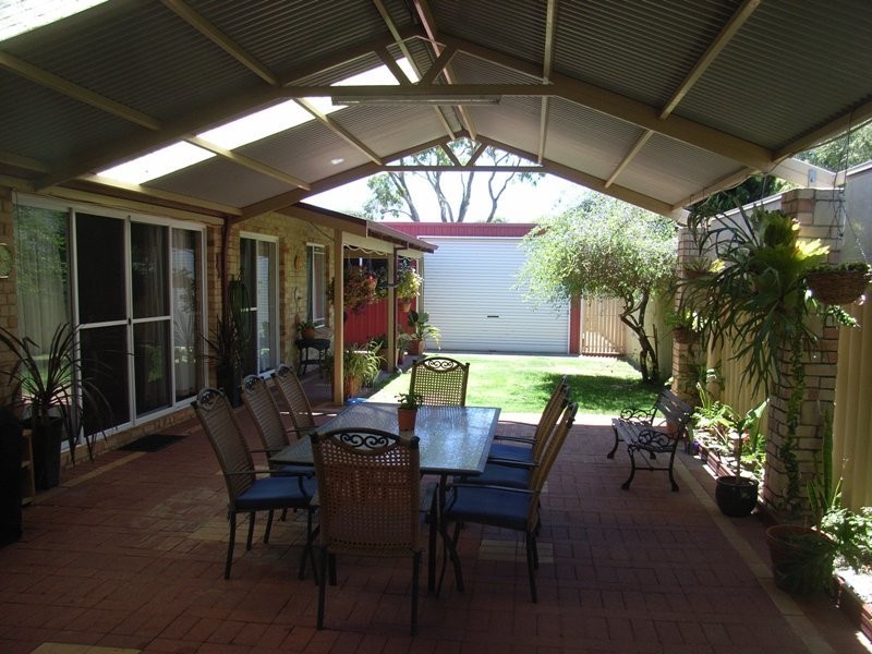 1 Robin Cove, Busselton WA 6280
