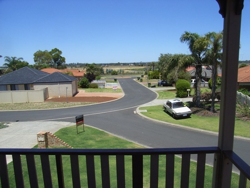 1 Robin Cove, Busselton WA 6280