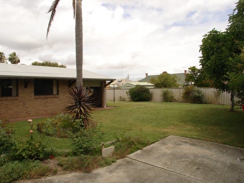 4 Adelaide Street, Busselton WA 6280