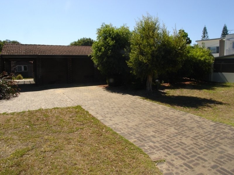 6 Harnett Street, Busselton WA 6280