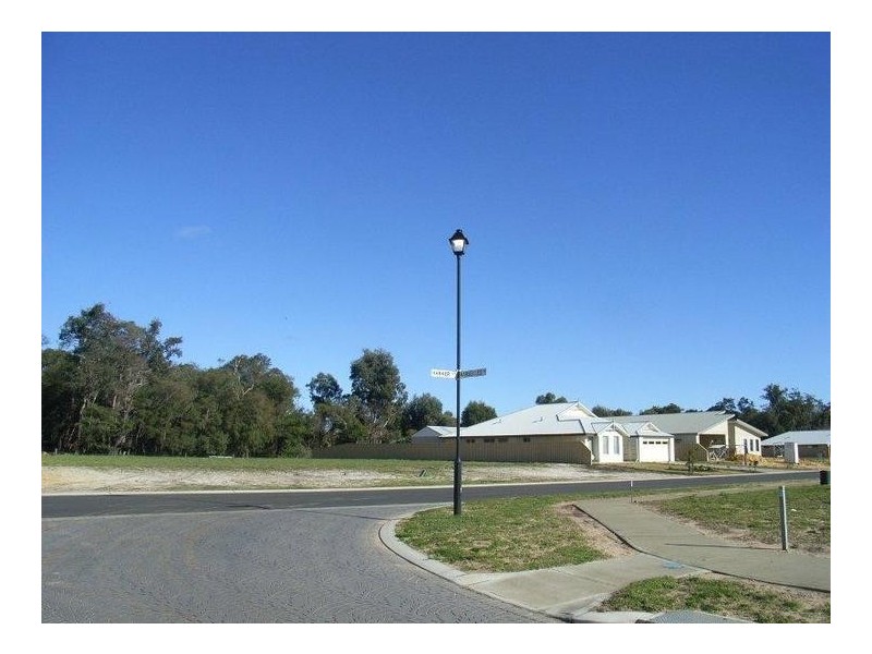 5 Marseilles, Busselton WA 6280