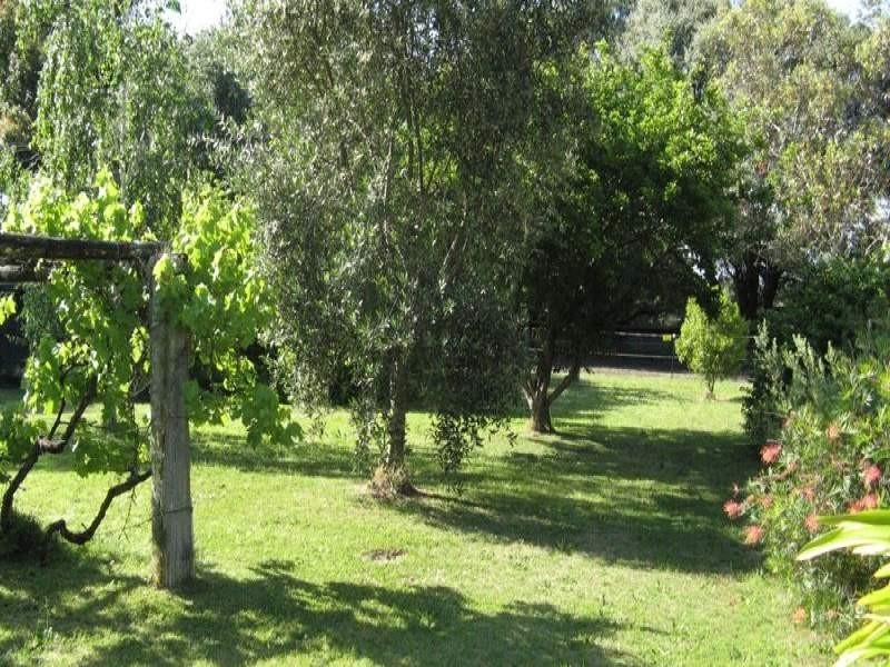 64 Espinos Road, Busselton WA 6280