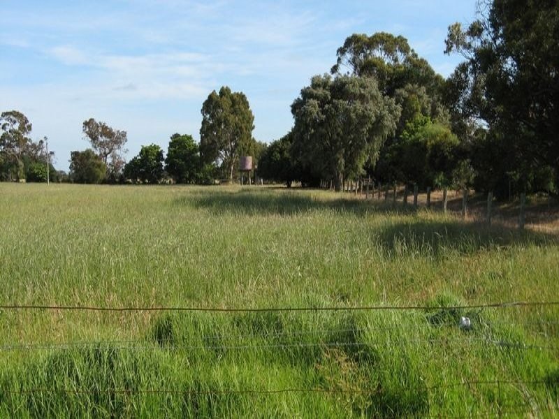 64 Espinos Road, Busselton WA 6280