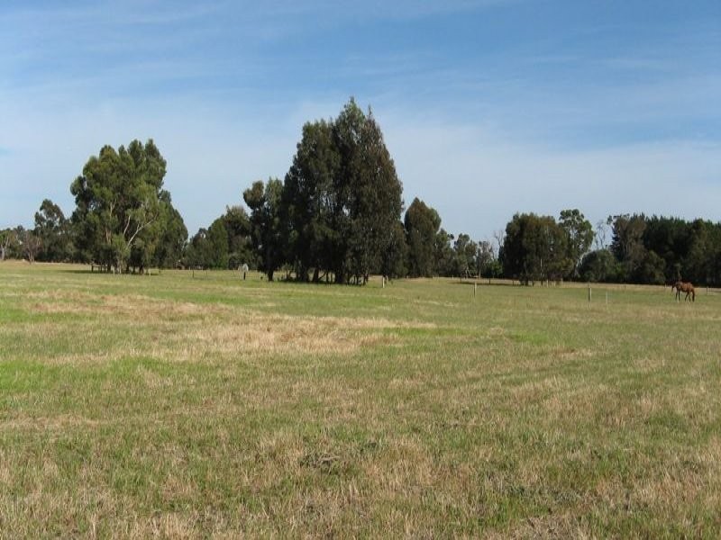 64 Espinos Road, Busselton WA 6280