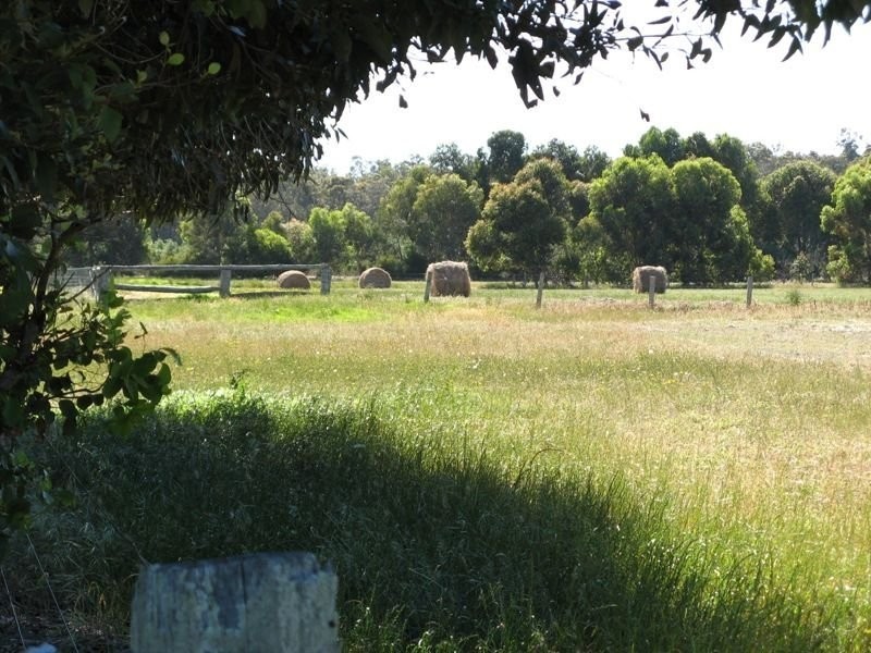 64 Espinos Road, Busselton WA 6280