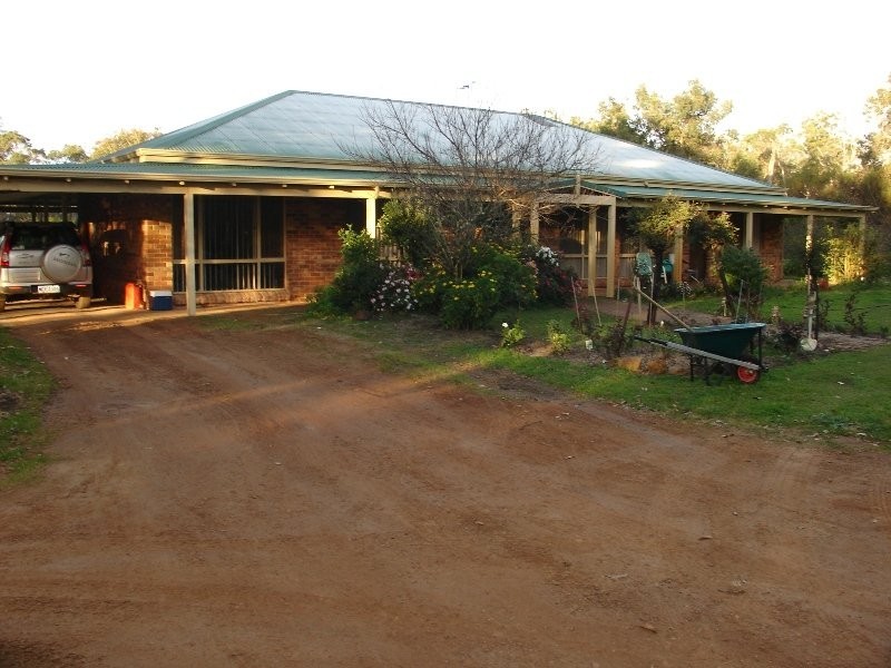 421 Oates Road, Tutunup WA 6280