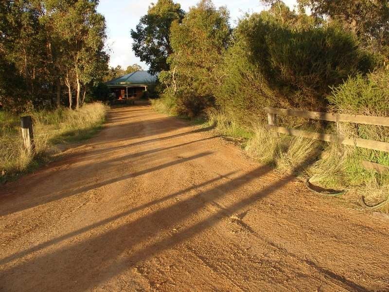 421 Oates Road, Tutunup WA 6280