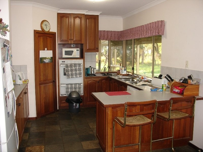 421 Oates Road, Tutunup WA 6280