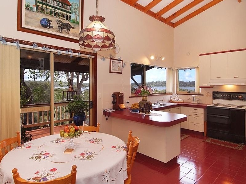 24 Sabina Drive, Molloy Island WA 6290