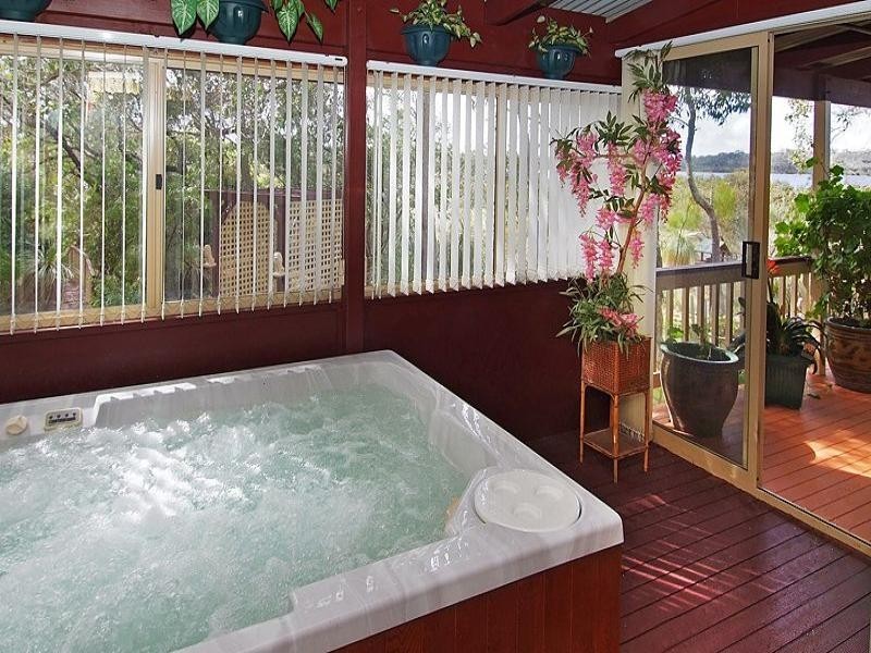 24 Sabina Drive, Molloy Island WA 6290