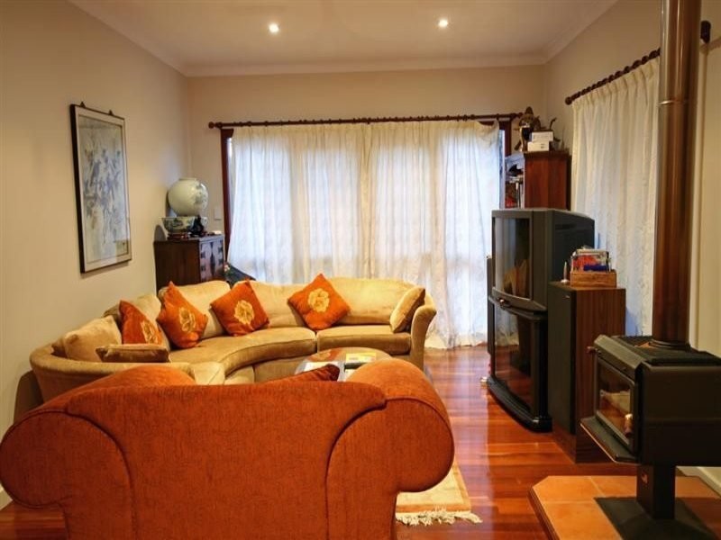 11 Patmore Road, Warner Glen WA 6288