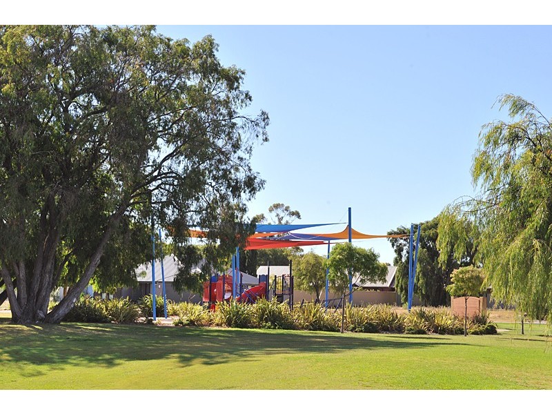 8 Darter Street, Broadwater WA 6280