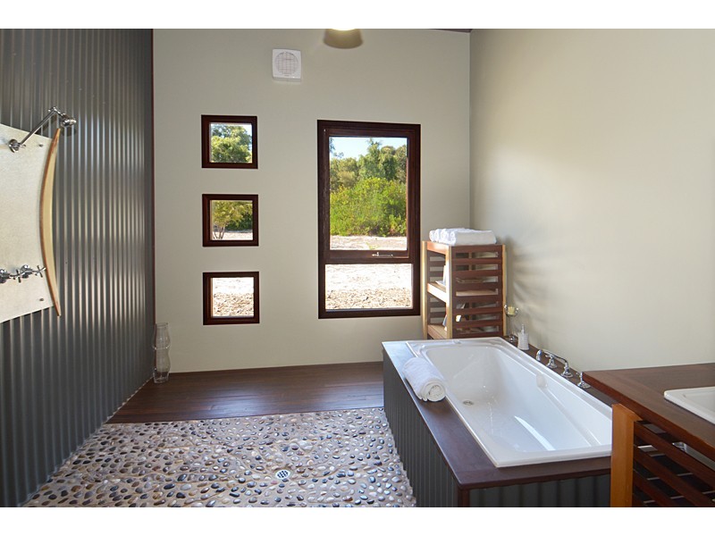 6 Winter Retreat, Yallingup WA 6282