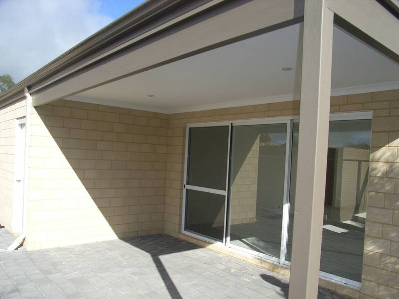 10 Flinders Crescent, Abbey WA 6280