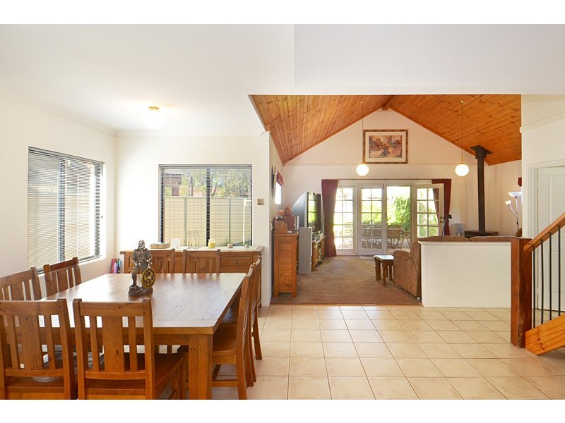 2 Armstrong Place, Dunsborough WA 6281