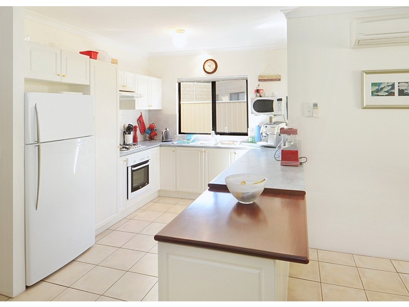 2 Armstrong Place, Dunsborough WA 6281