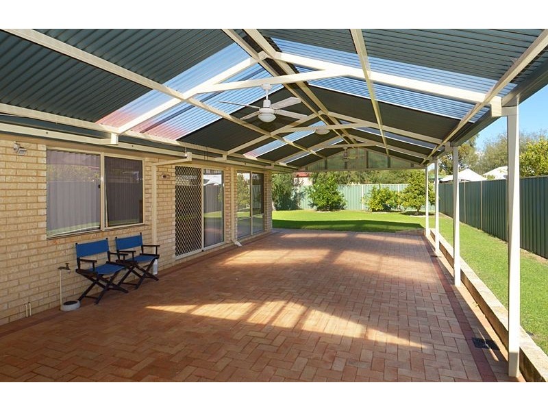 9 Lorikeet Loop, Broadwater WA 6280