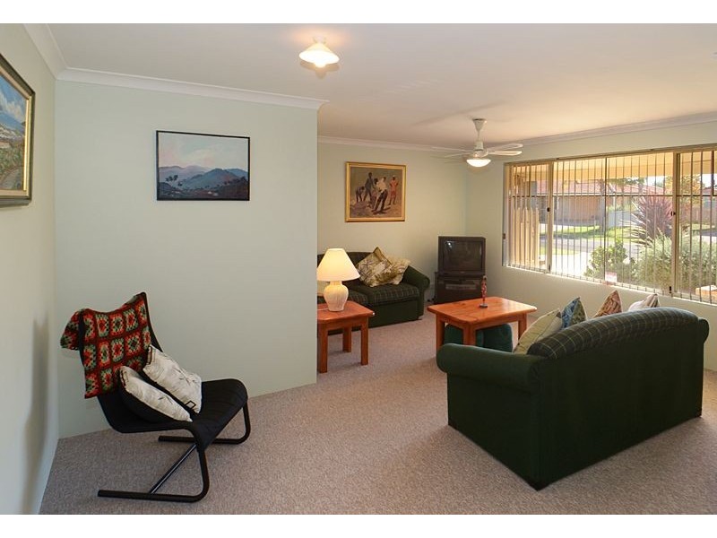 9 Lorikeet Loop, Broadwater WA 6280