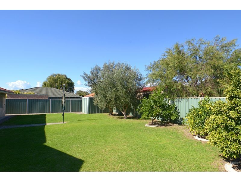 9 Lorikeet Loop, Broadwater WA 6280