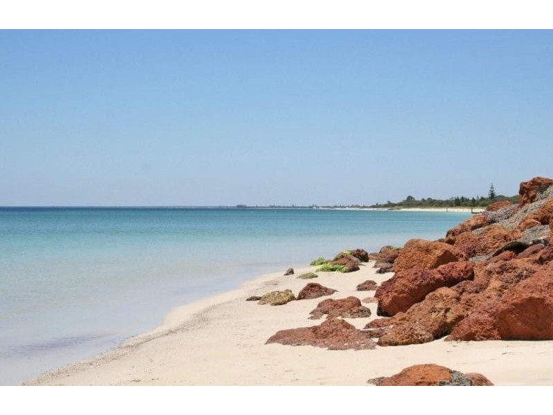 8 Locke Street, Abbey WA 6280