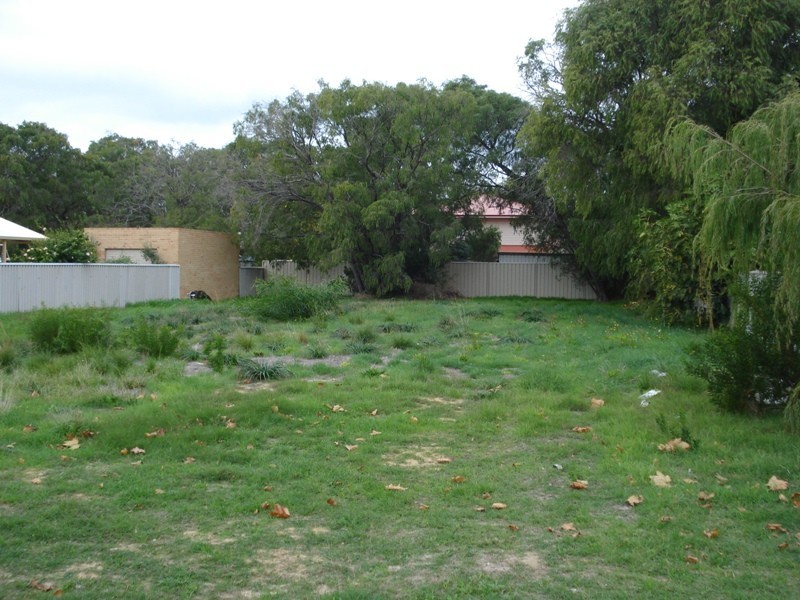 8 Locke Street, Abbey WA 6280