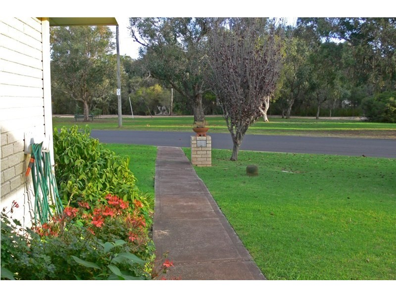 2/51 Southern Drive, Busselton WA 6280