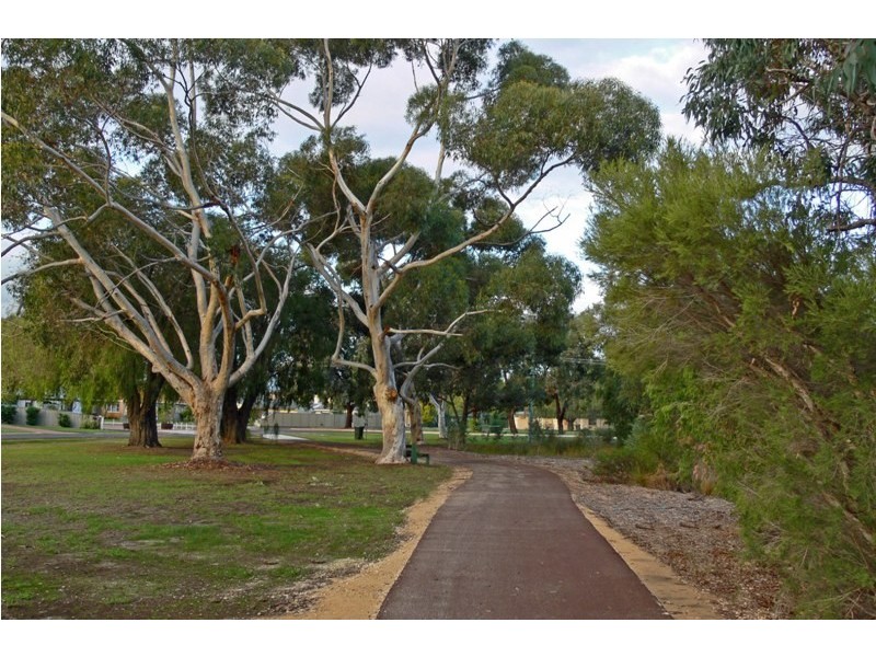 2/51 Southern Drive, Busselton WA 6280
