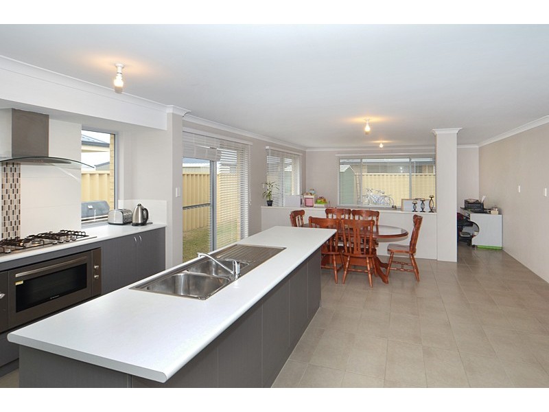 69 Hawker Approach, Yalyalup WA 6280