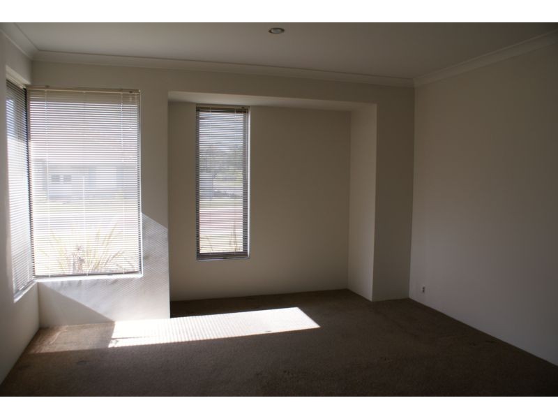 6 Woolybush Turn, Abbey WA 6280