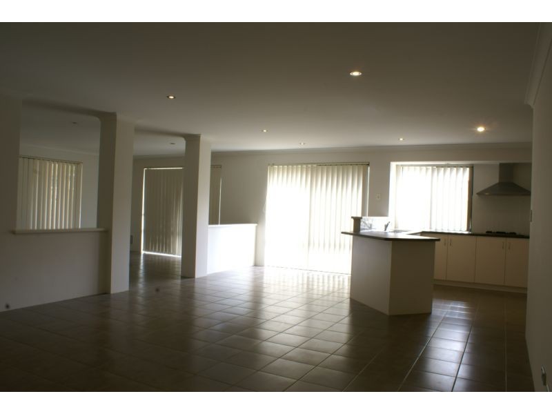 6 Woolybush Turn, Abbey WA 6280