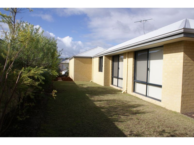 6 Woolybush Turn, Abbey WA 6280